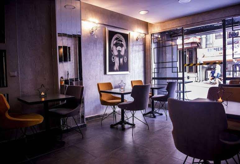 Hotel Karamans Sirkeci 2*