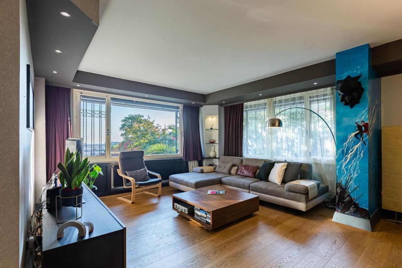 Elegant Flat With Fascinating Bosphorus View In Besiktas *