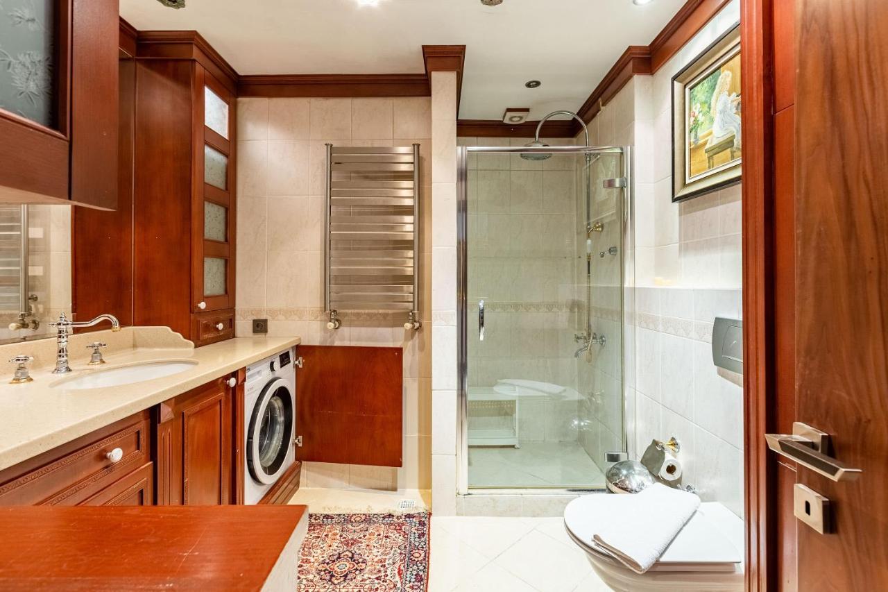 Apartment Elegant Flat With Fascinating Bosphorus View In Besiktas