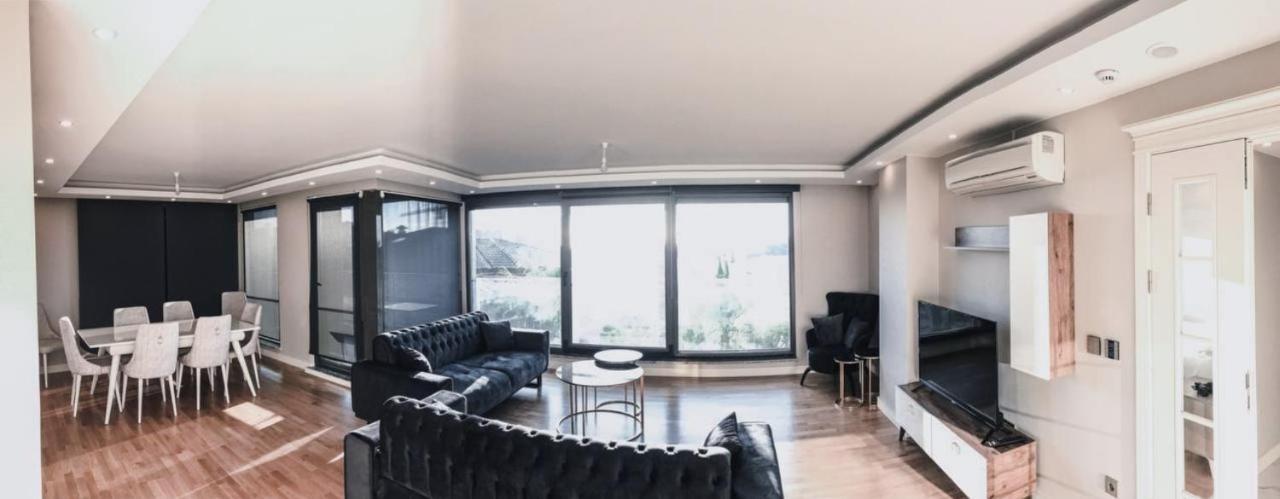 Full Bosphorus View New 3 Bedroom Beside Camliktepe Park In Famous Uskudar On The Asian Side Of Istambul
