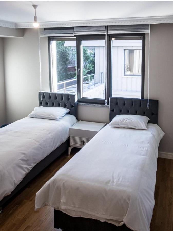 Full Bosphorus View New 3 Bedroom Beside Camliktepe Park In Famous Uskudar On The Asian Side Of *