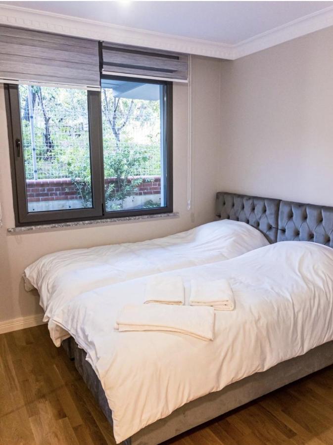 Full Bosphorus View New 3 Bedroom Beside Camliktepe Park In Famous Uskudar On The Asian Side Of Istambul