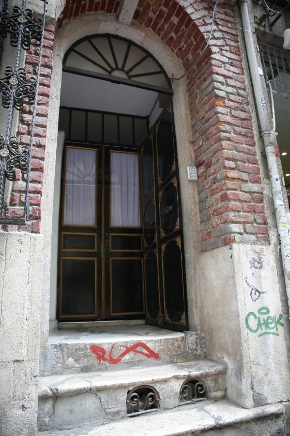 Agus Flats Galata *
