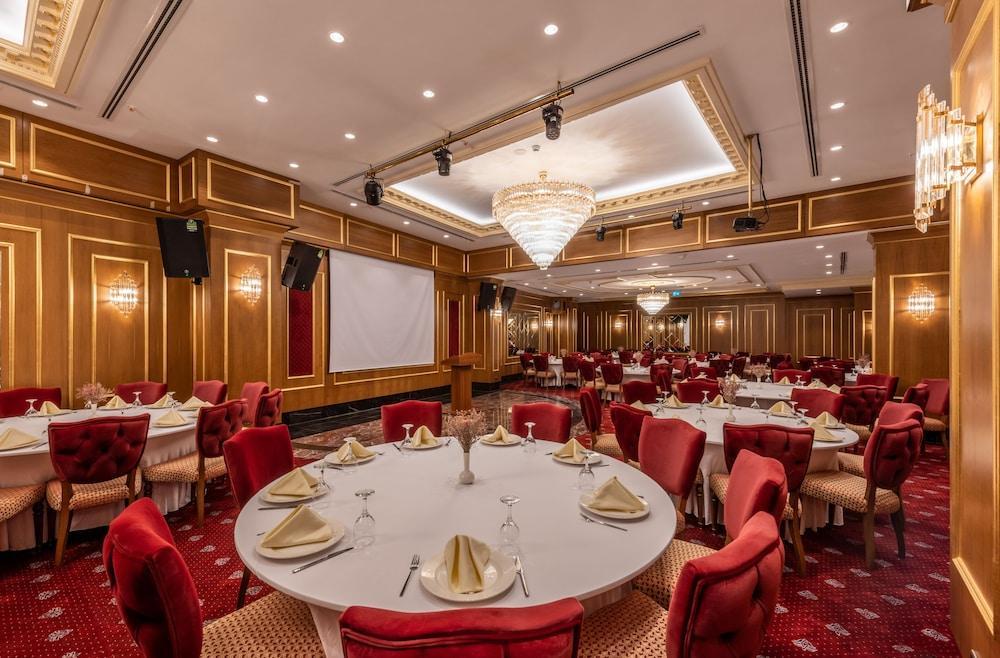 Nova Plaza Pera Hotel 4*