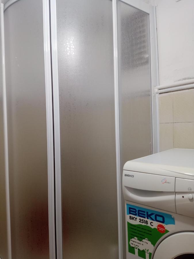 For Only Women Single Room, In Uskudar Daire *