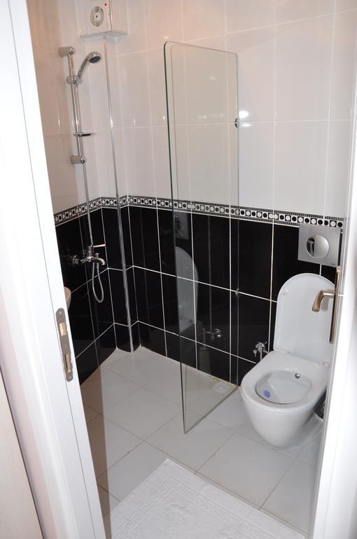 Huxley And Aparts Old Hotel 3*