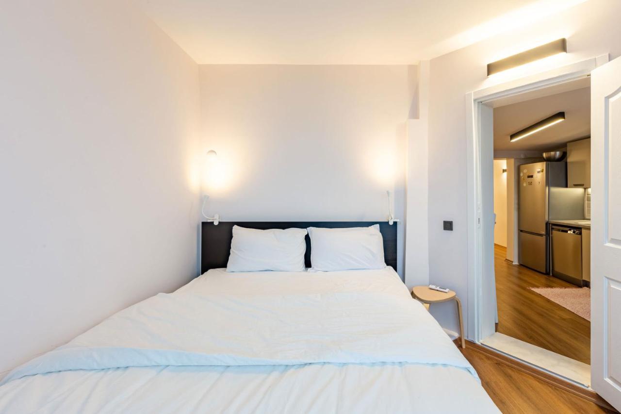 Apartment Flat With Lovely Terrace Near Osmanbey Metro Station In Ferikoy, Sisli