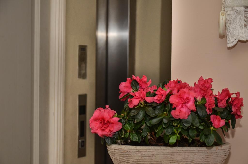 Aparthotel Omer Hayyam Suites 3*