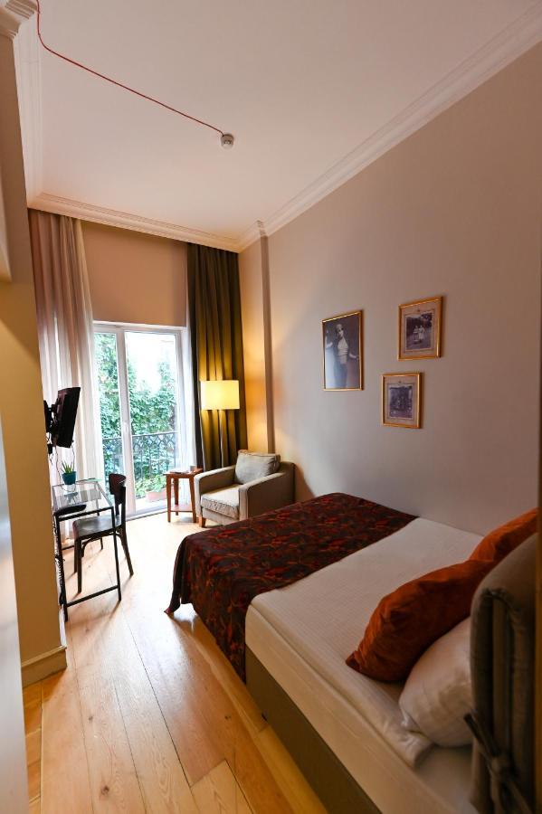 Aparthotel No11 & 4*
