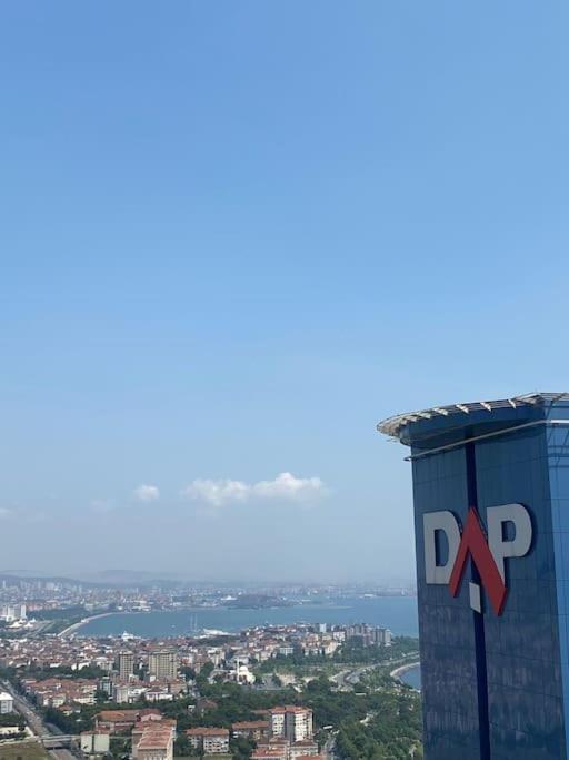 Luxury Sea Views Close The Airport *