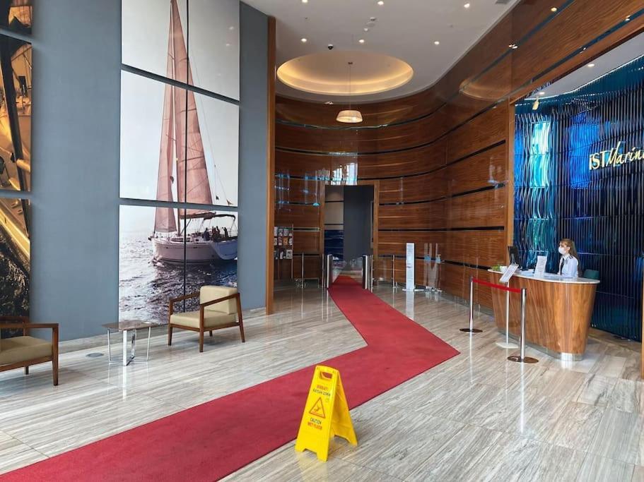 Luxury Sea Views Close The Airport *