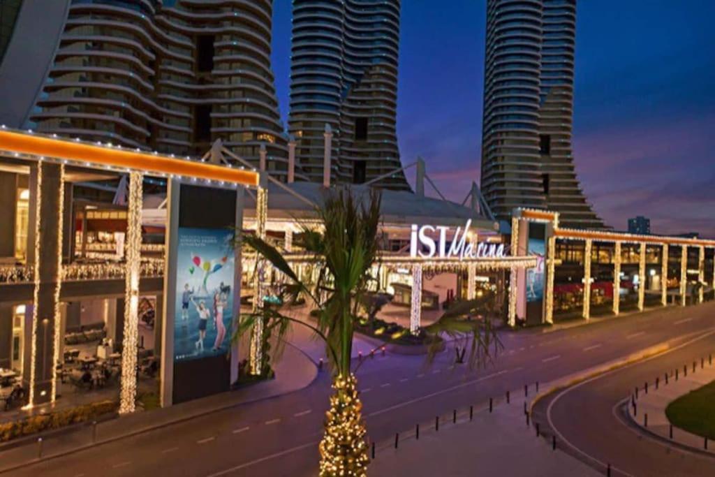Luxury Sea Views Close The Airport * Istanbul