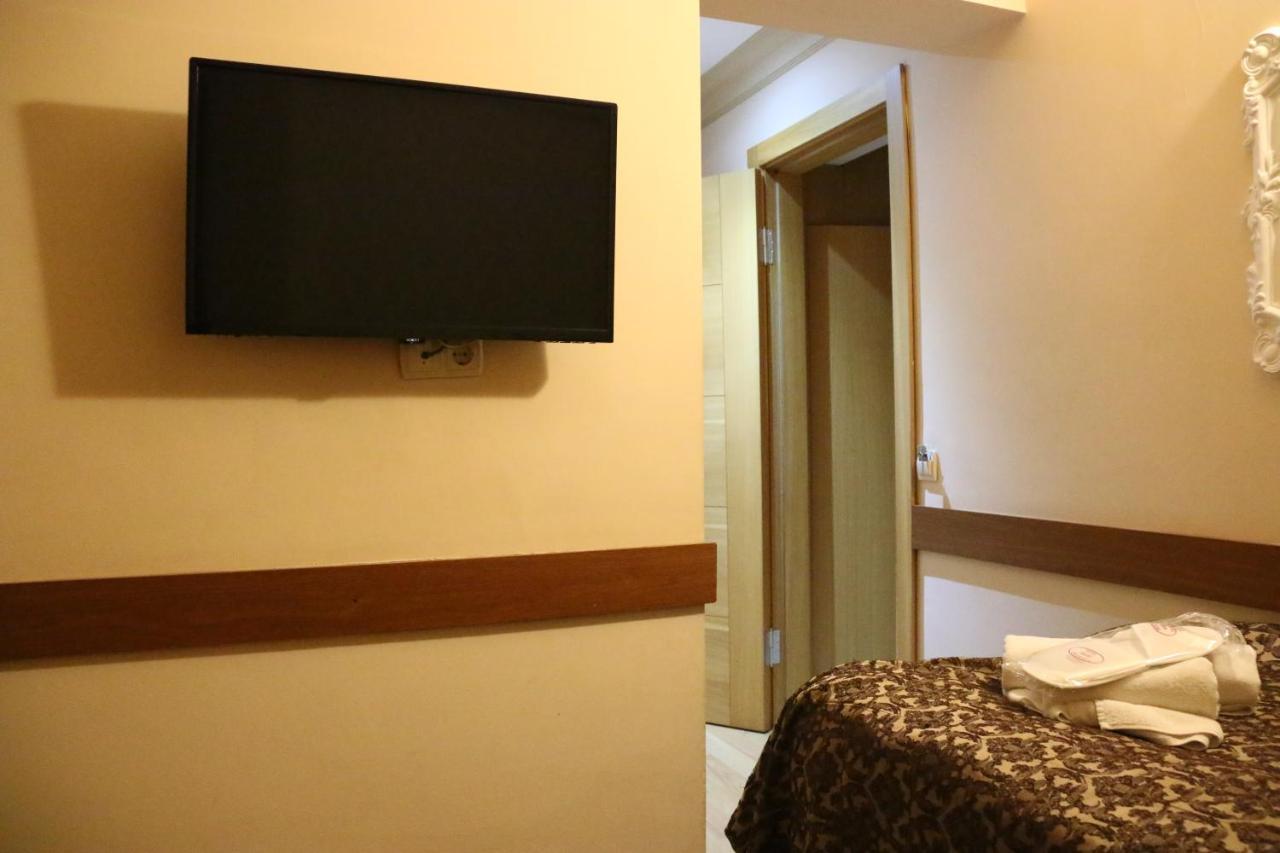 Grand Peninsula Hotel