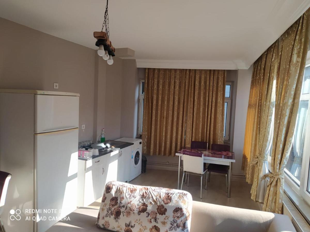 Ueskuedar Carsi Apartment