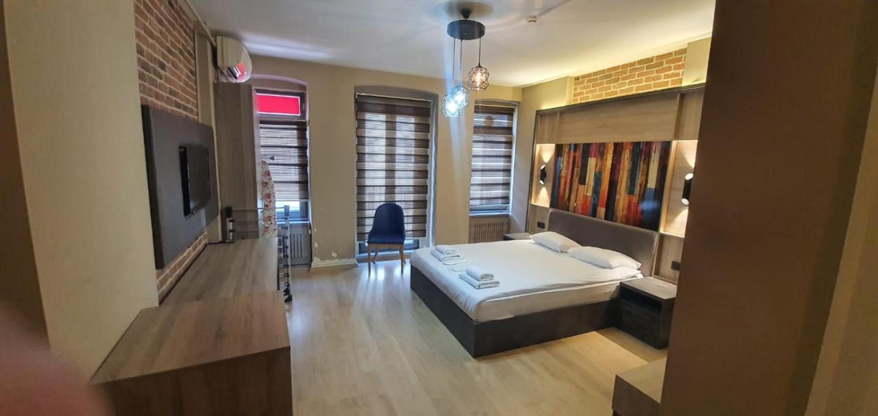 Aparthotel 94 *