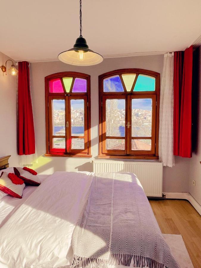 Pousada Building/5floors/ Garden In Balat Istambul