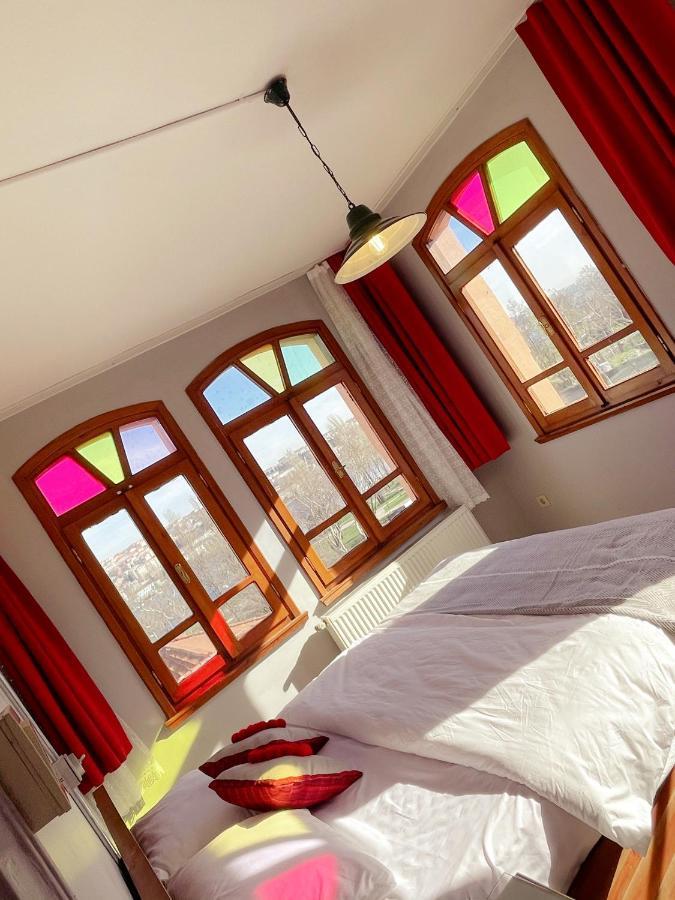 Building/5floors/ Garden In Balat Istambul