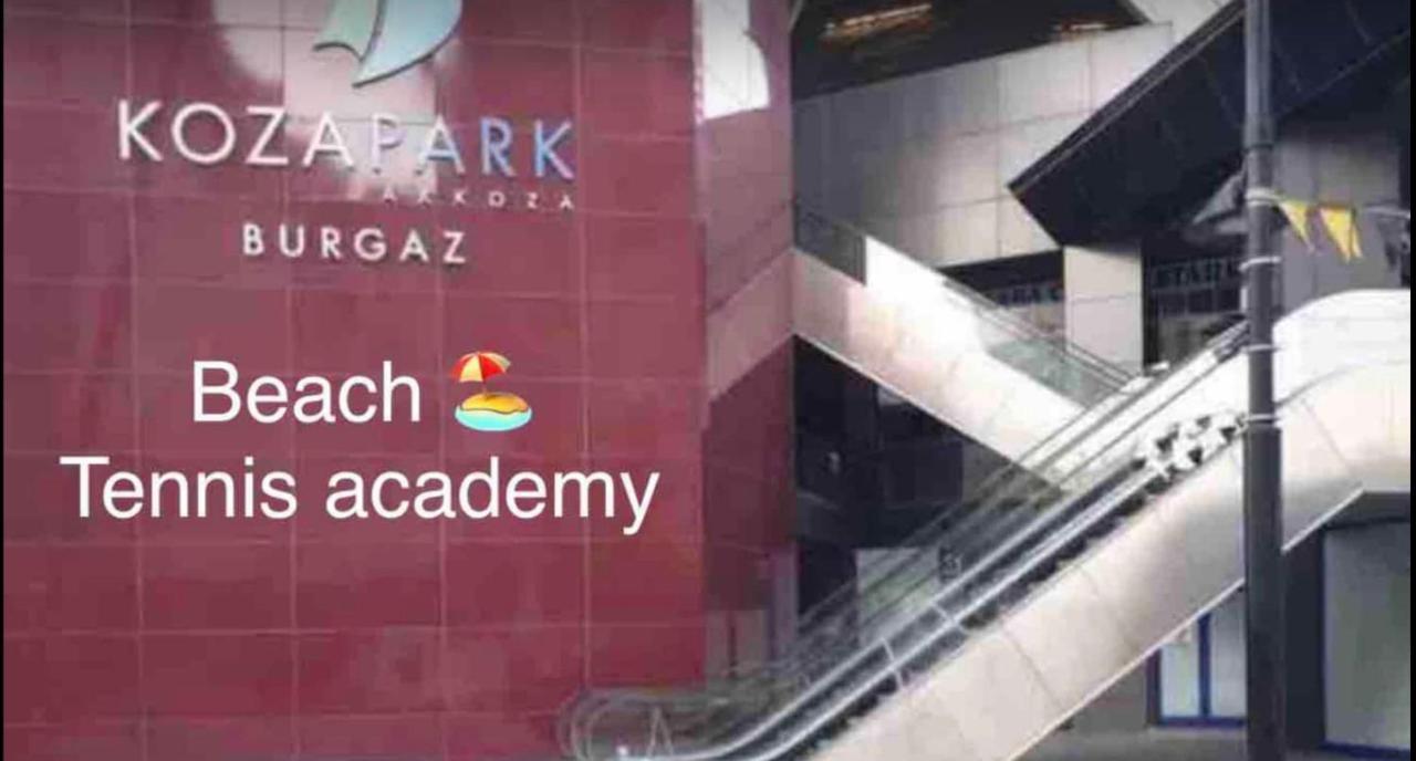 Kozapark Burgaz, Akbati Shopping Malls And Tennis Academy Apartment Istanbul