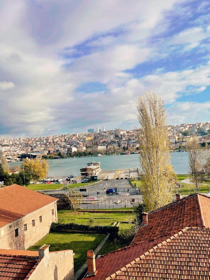 Building/5floors/ Garden In Balat Pousada Istambul
