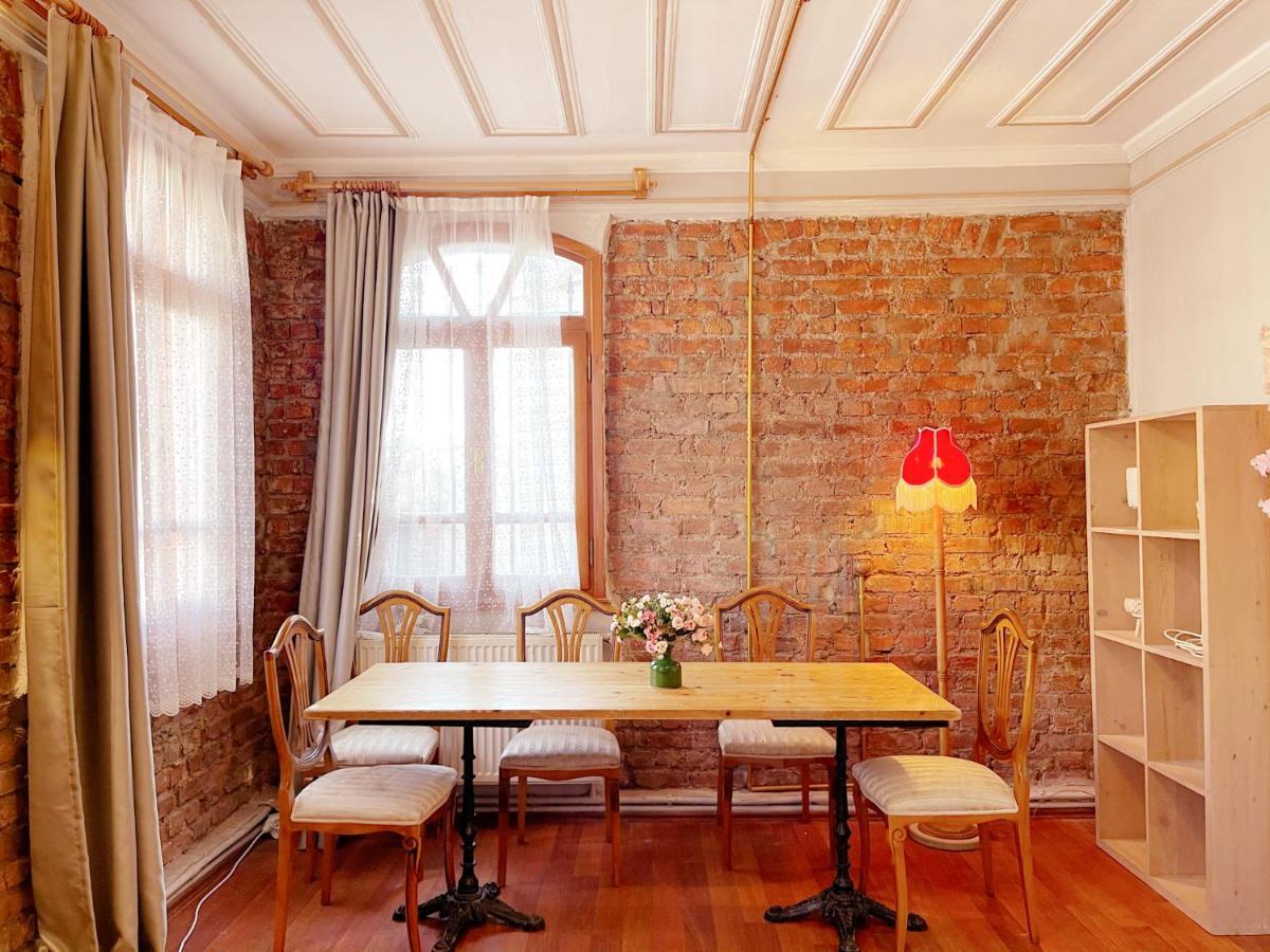 Pousada Building/5floors/ Garden In Balat