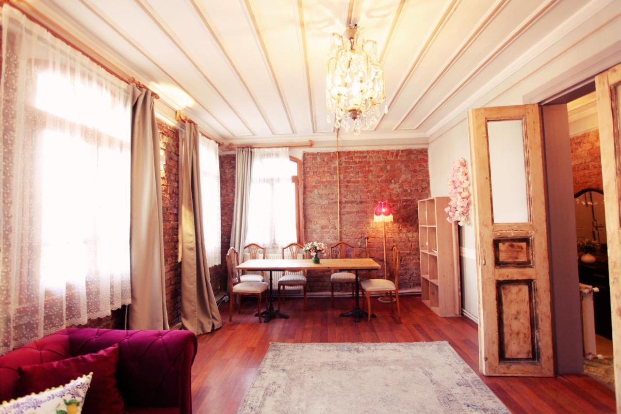 Building/5floors/ Garden In Balat Pousada Istambul