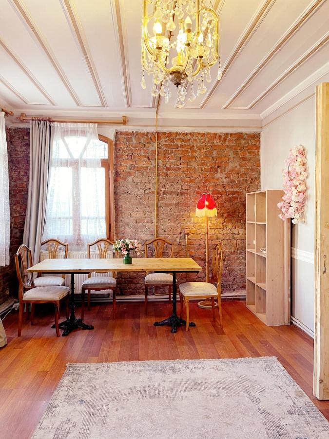 Building/5floors/ Garden In Balat Pousada Istambul