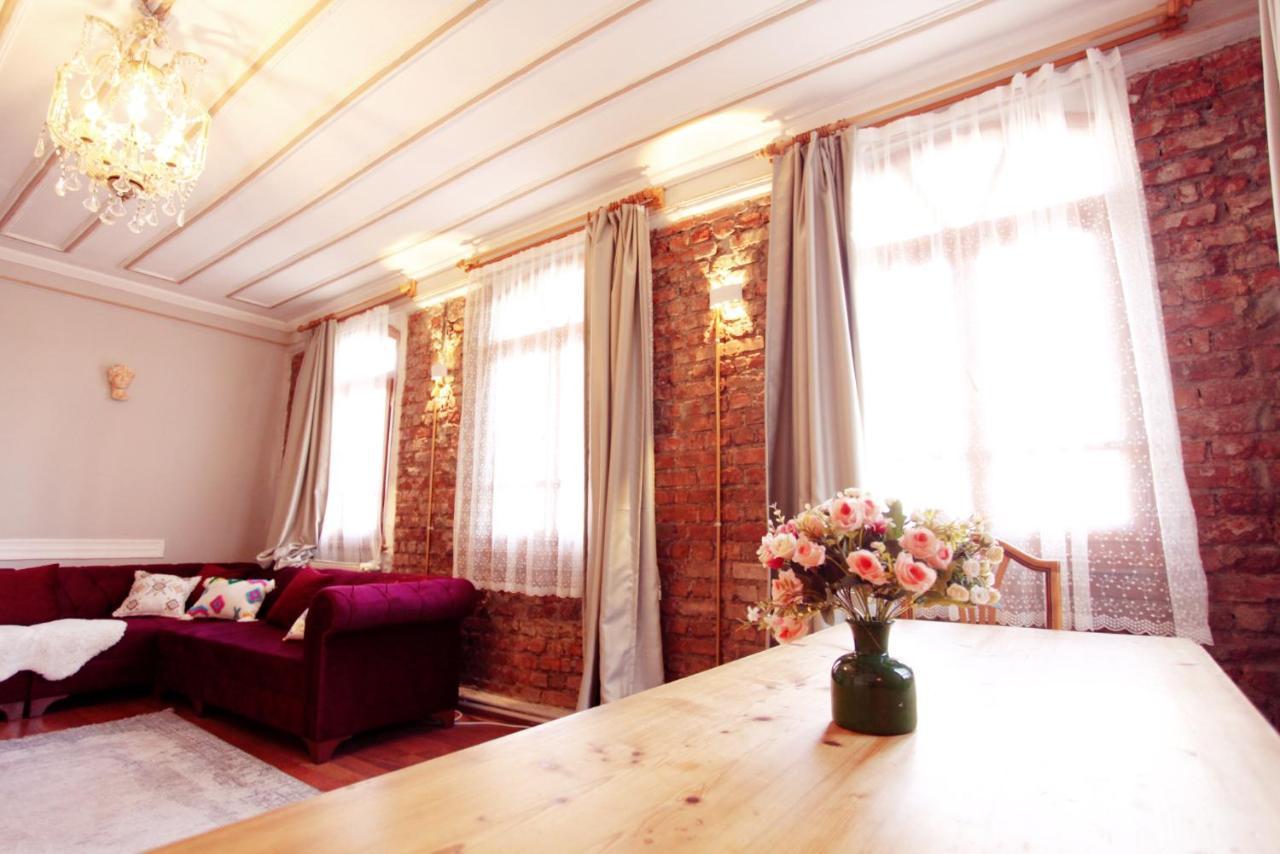 Building/5floors/ Garden In Balat Pousada *