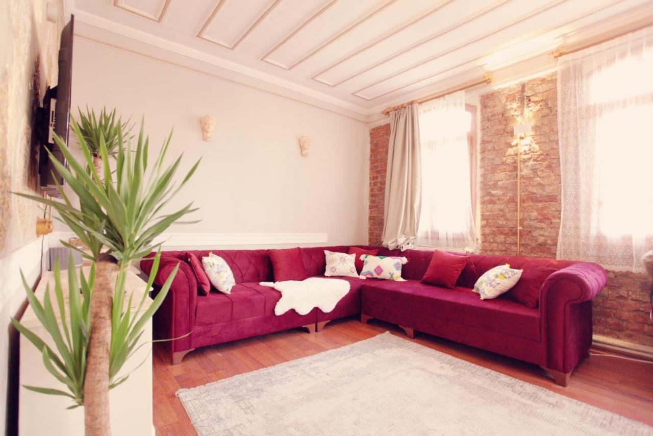 Building/5floors/ Garden In Balat Pousada