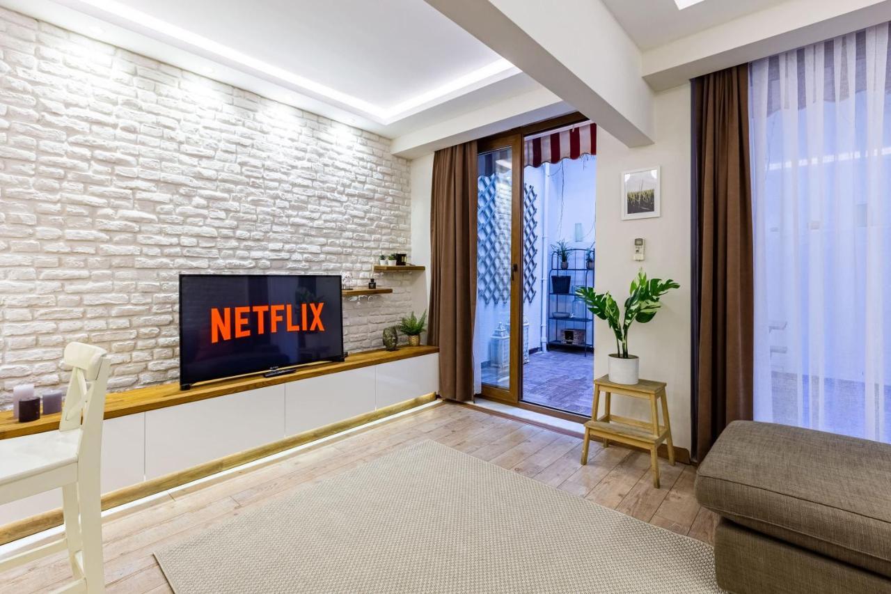 Apartment Missafir Exquisite Flat With Backyard And Excellent Location Near Trendy Attractions In Nisantasi, Sisli
