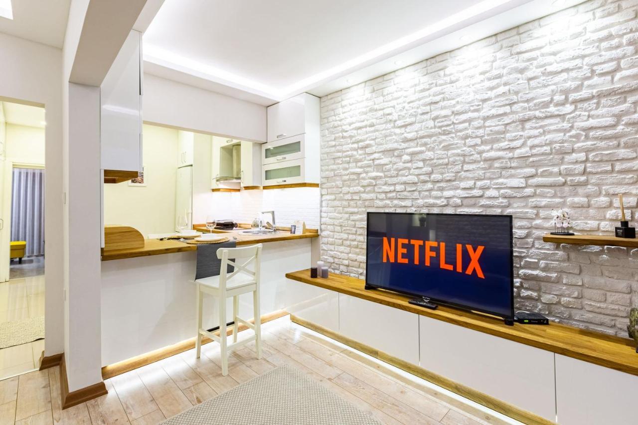 Apartment Missafir Exquisite Flat With Backyard And Excellent Location Near Trendy Attractions In Nisantasi, Sisli