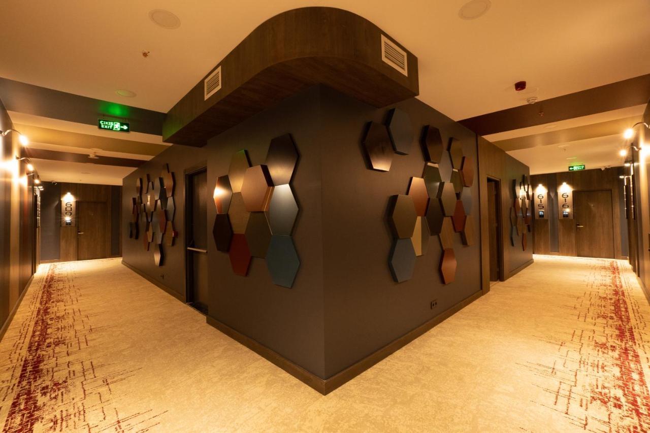 Ramada Encore By Wyndham Avcilar Otel 4*