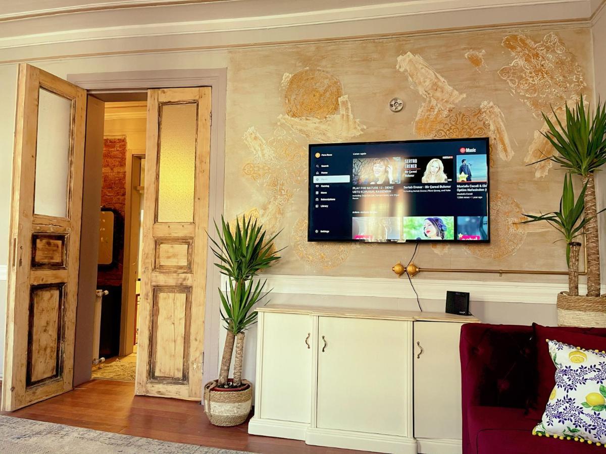Building/5floors/ Garden In Balat *