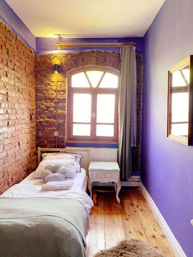 Building/5floors/ Garden In Balat Istambul