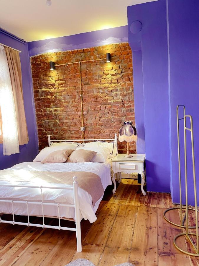 Building/5floors/ Garden In Balat