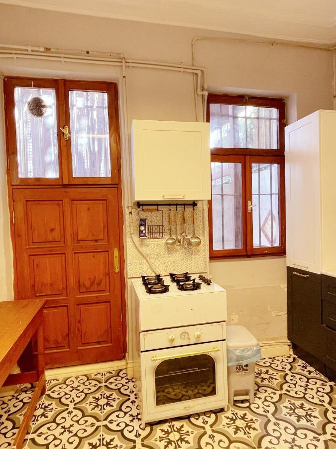 Building/5floors/ Garden In Balat Istambul
