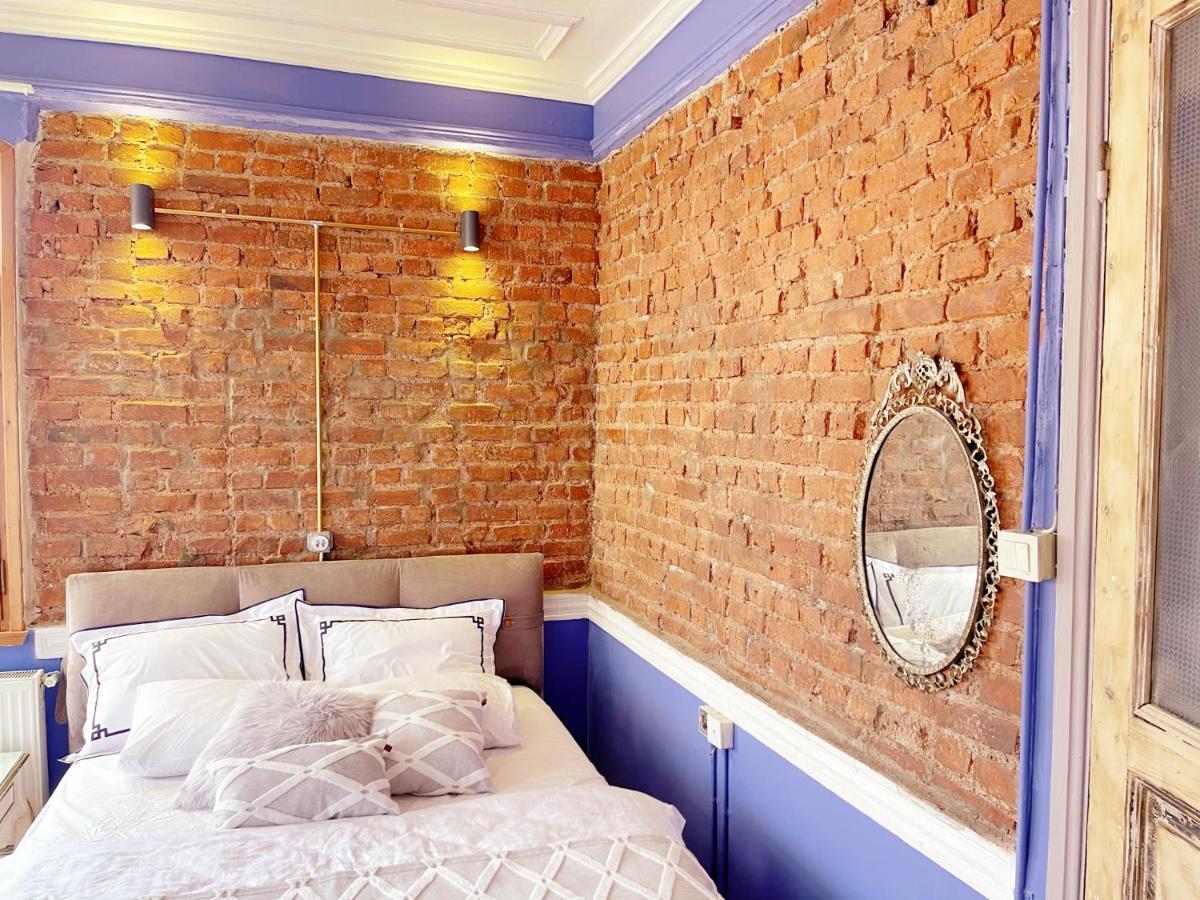Building/5floors/ Garden In Balat Pousada