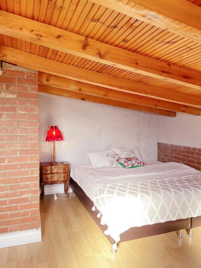 Building/5floors/ Garden In Balat Pousada