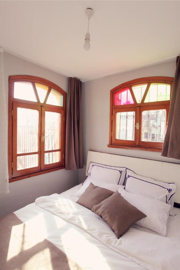 Pousada Building/5floors/ Garden In Balat Istambul