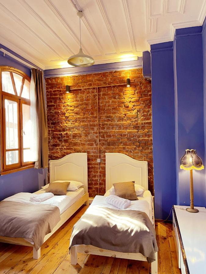 Building/5floors/ Garden In Balat Pousada