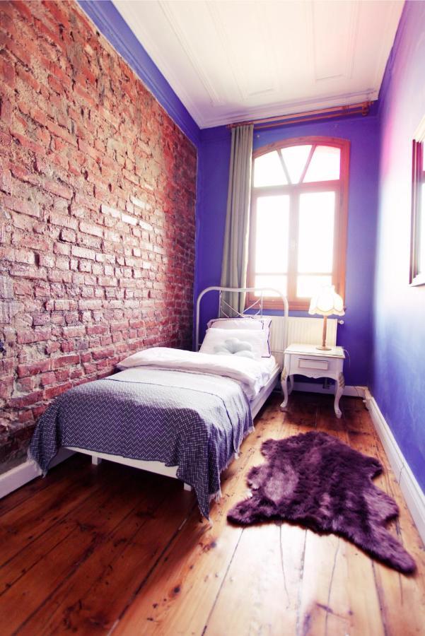 Building/5floors/ Garden In Balat Istambul
