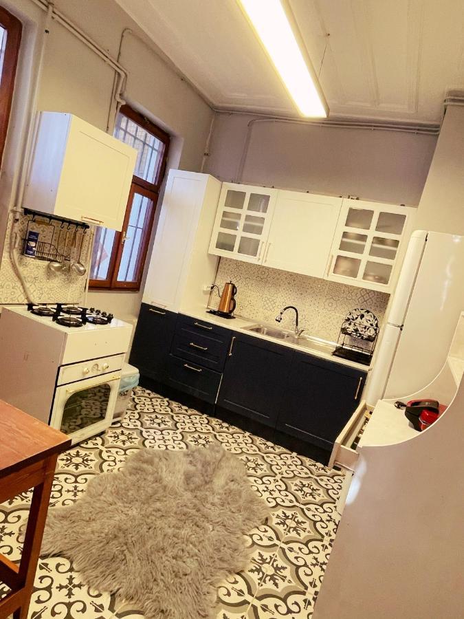 Pousada Building/5floors/ Garden In Balat Istambul