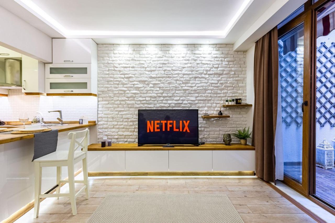 Apartment Missafir Exquisite Flat With Backyard And Excellent Location Near Trendy Attractions In Nisantasi, Sisli