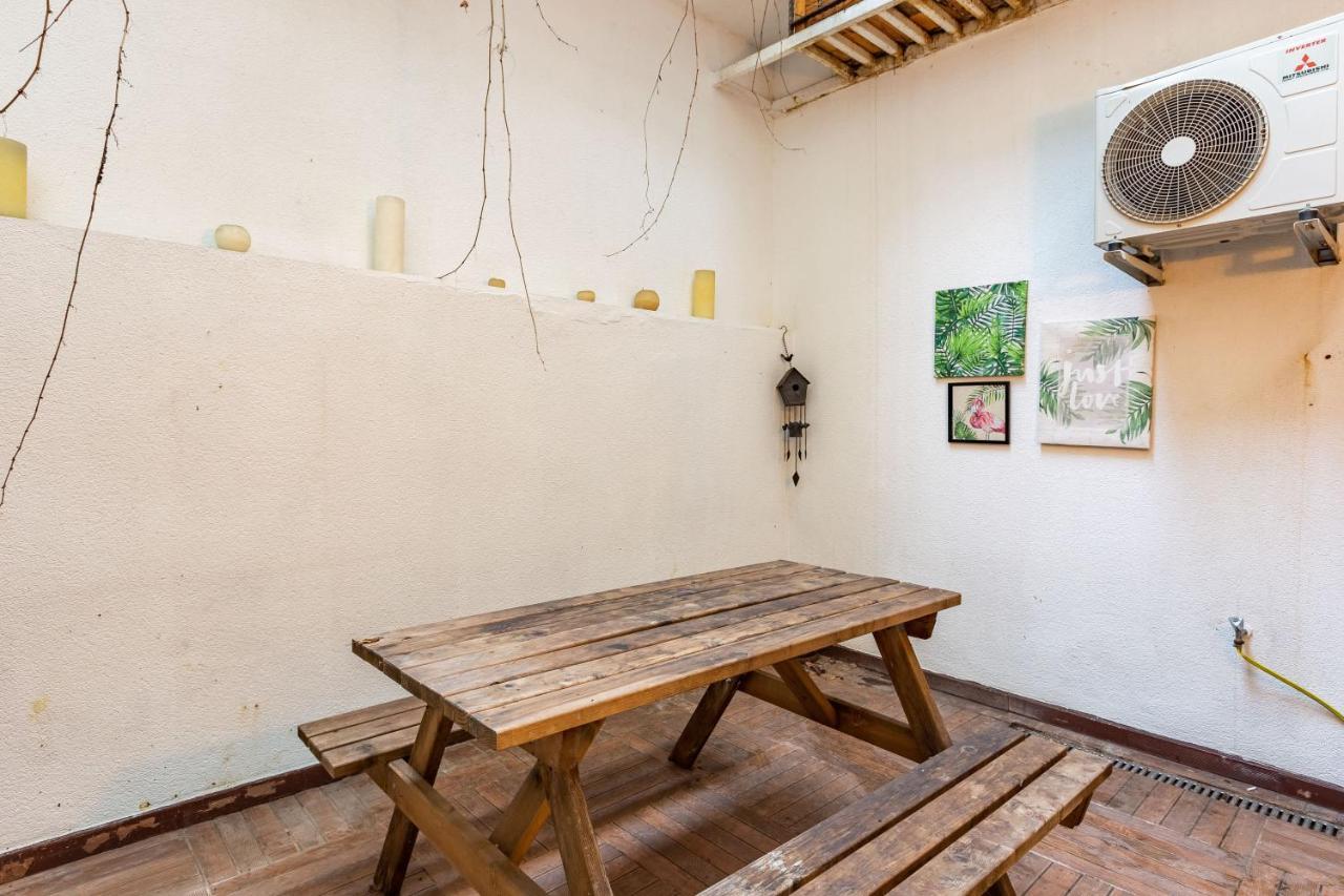Missafir Exquisite Flat With Backyard And Excellent Location Near Trendy Attractions In Nisantasi, Sisli Apartment Istanbul