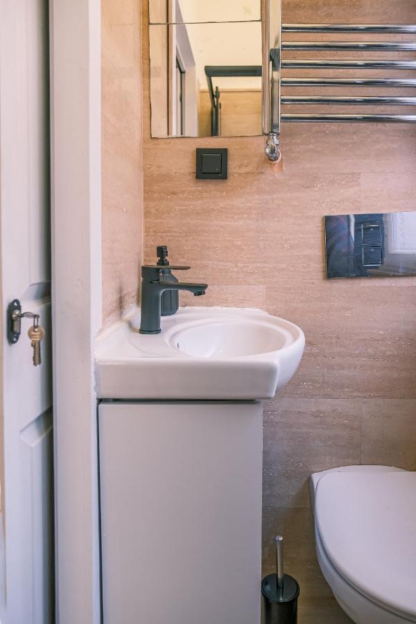 No 8 Galata Apartment *