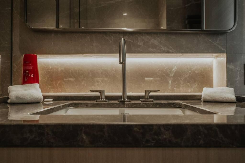 Serviced Luxurious 3+1 In Address Emaar Square Apartment *