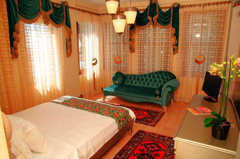 Aybar & Hotel 4*