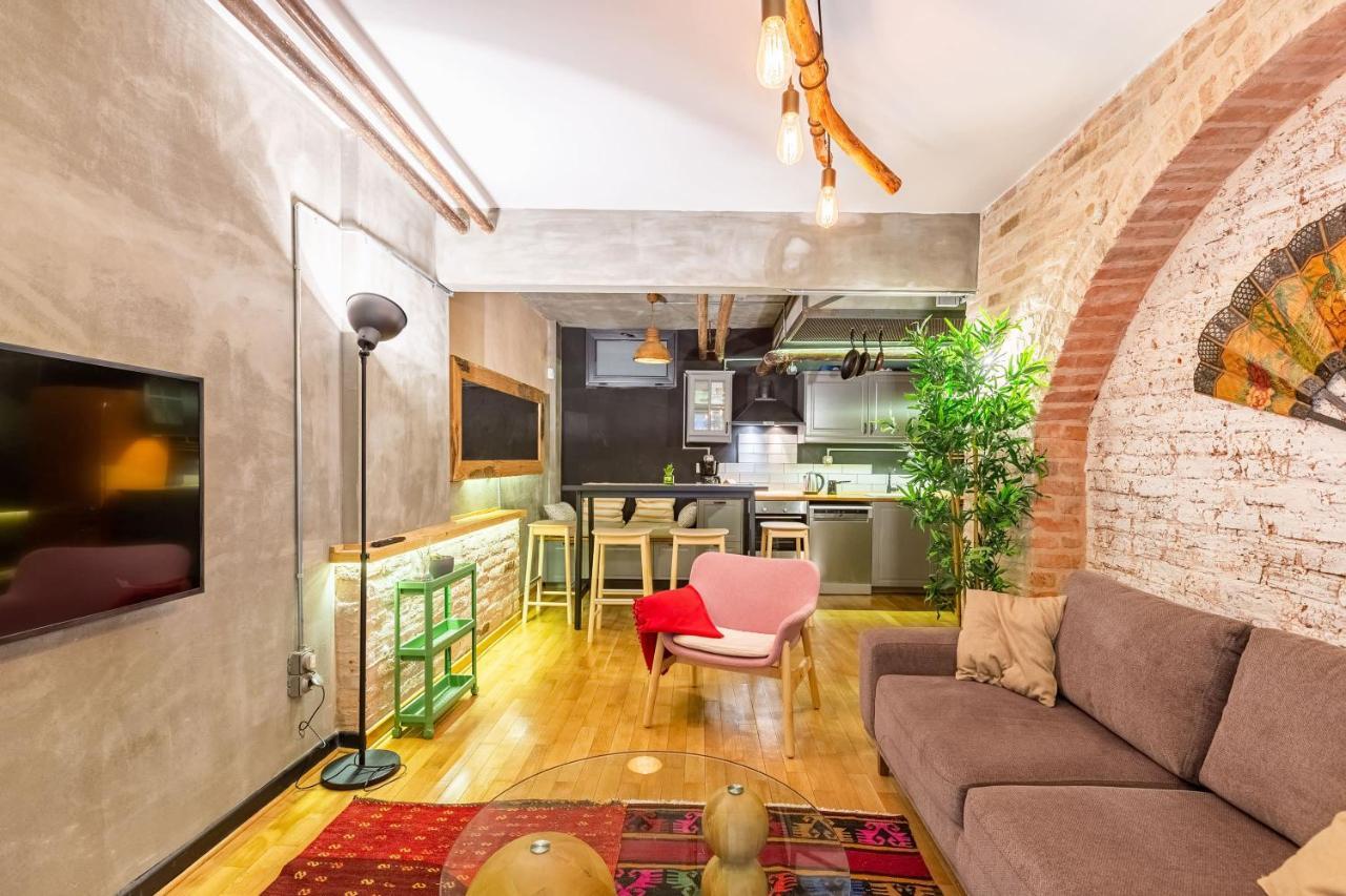 Missafir Well-designed With Calming Backyard In The Heart Of Nisantasi, Sisli Apartment *