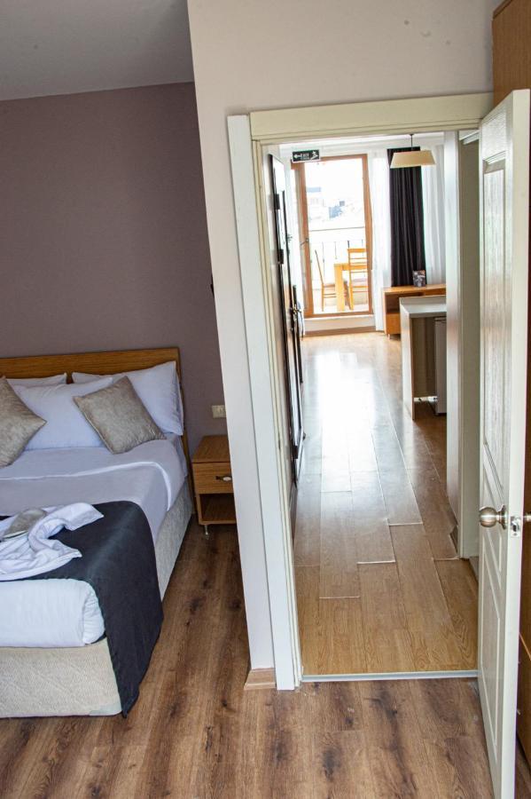 Aparthotel Three Apples Taksim 3*
