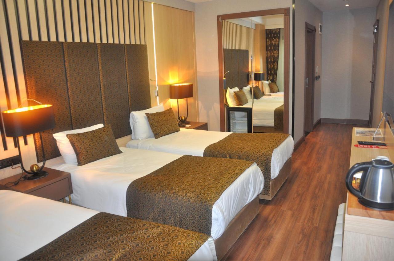Pell Palace & Hotel 2*