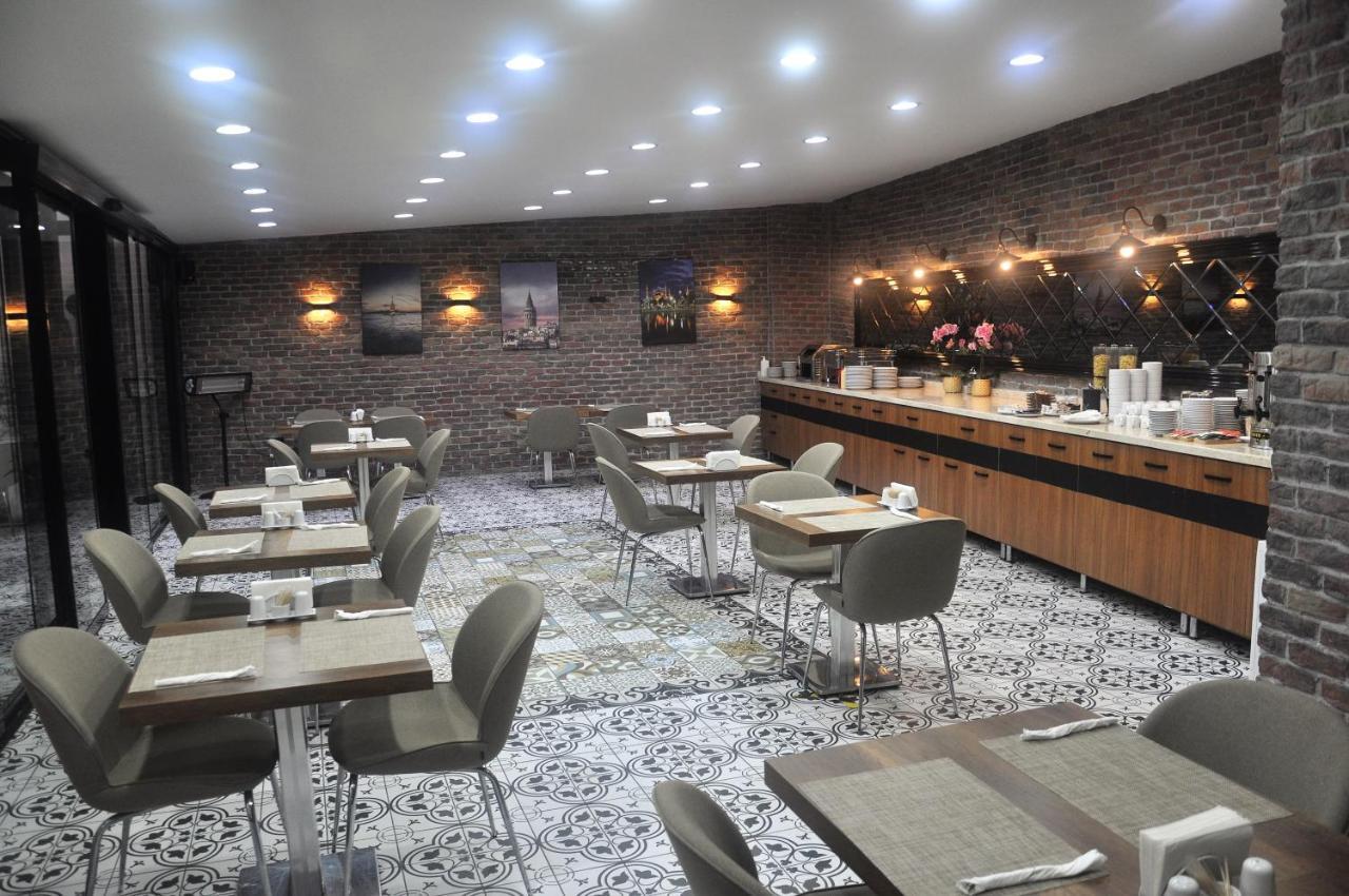 Hotel Pell Palace & 2*